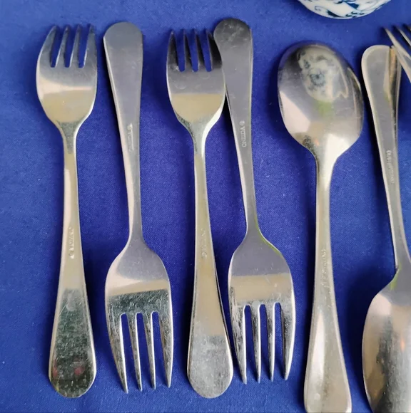 ONEIDA 10 Pcs Flatware Stainless - Picture 5 of 7
